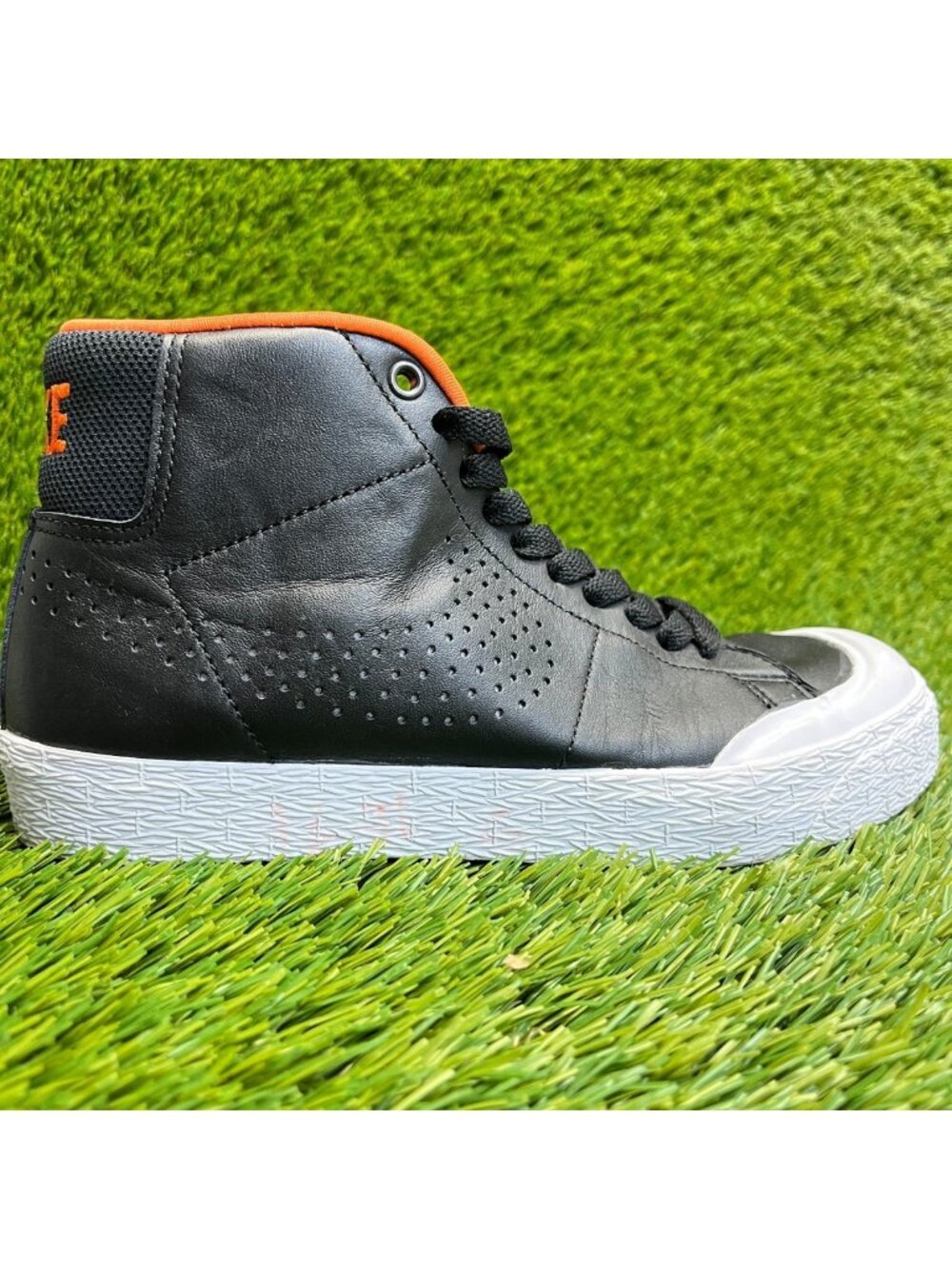 Nike‎ SB Blazer Mid XT Mens Size 5 Black Orange Athletic Skate Shoes Sneakers